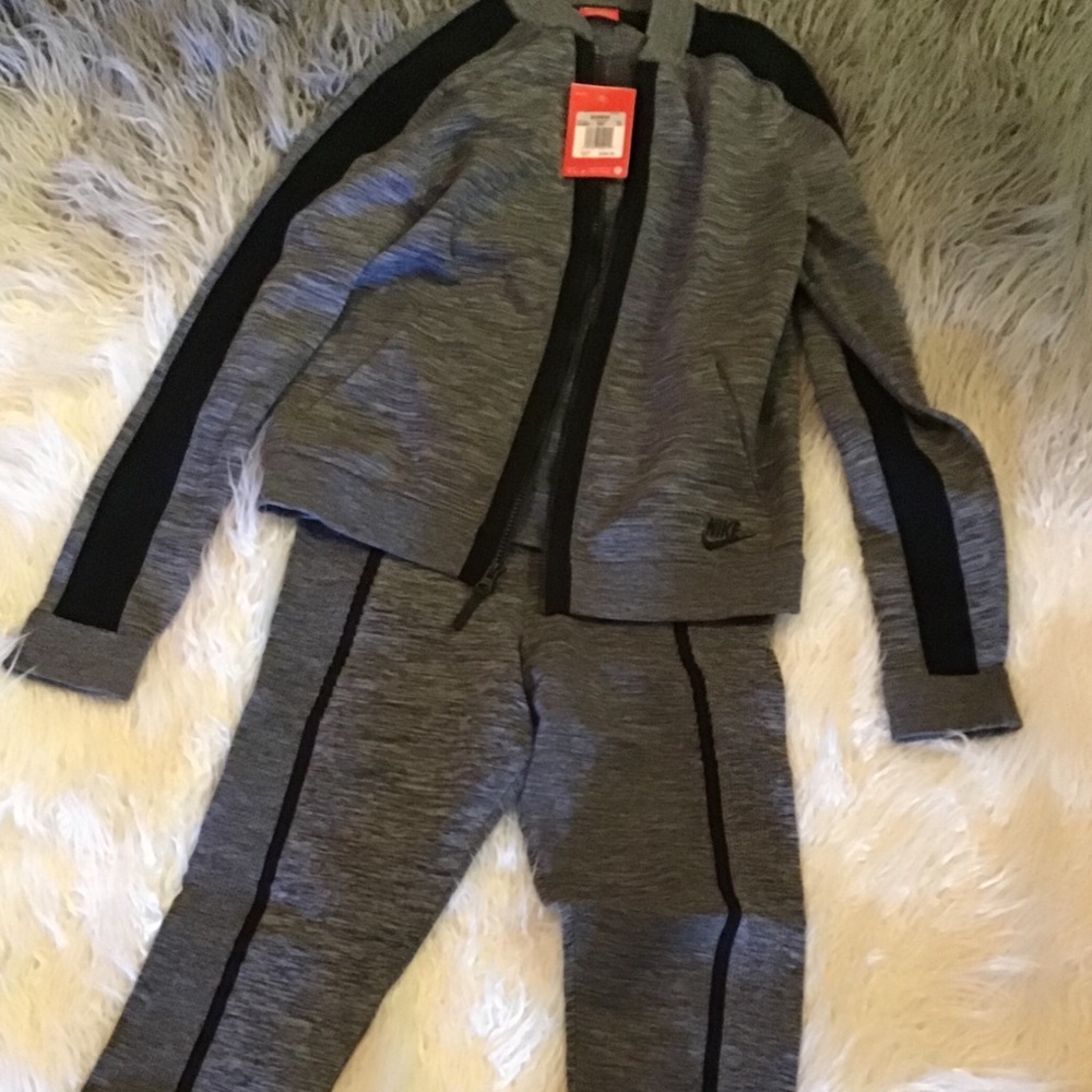 EXCLUSIVE NIKE JOGGER